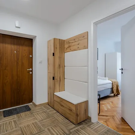 Wawrzyniaka Very Berry Modern For 6 Guests Near Old Zoo By Renters Lejlighed Poznań