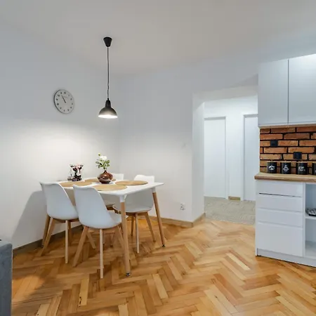 Wawrzyniaka Very Berry Modern For 6 Guests Near Old Zoo By Renters Lejlighed