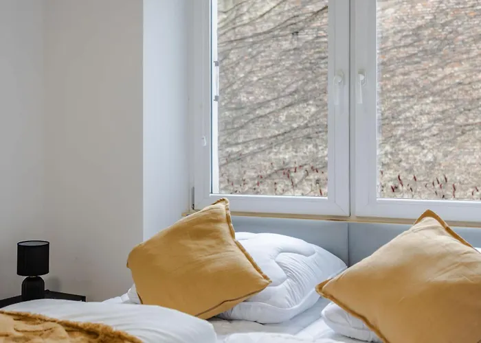 Wawrzyniaka Very Berry Modern For 6 Guests Near Old Zoo By Renters *