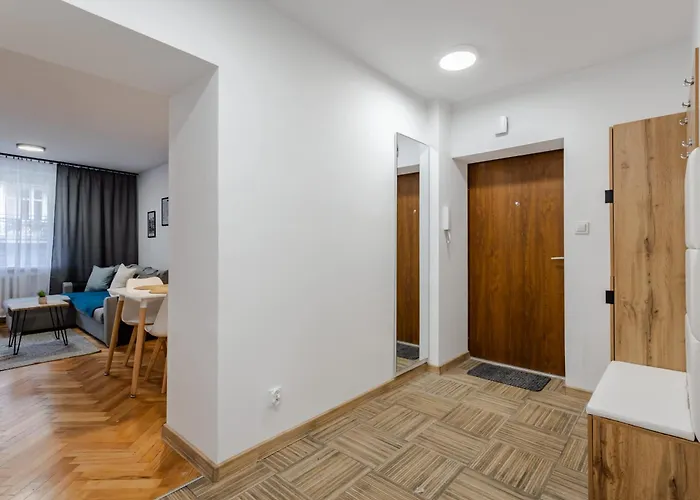 Apartment Wawrzyniaka Very Berry Modern For 6 Guests Near Old Zoo By Renters