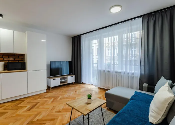 Wawrzyniaka Very Berry Modern For 6 Guests Near Old Zoo By Renters Apartment *
