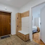 Wawrzyniaka Very Berry Modern For 6 Guests Near Old Zoo By Renters Lejlighed Poznań