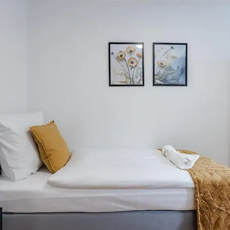 Wawrzyniaka Very Berry Modern For 6 Guests Near Old Zoo By Renters * 波兹南