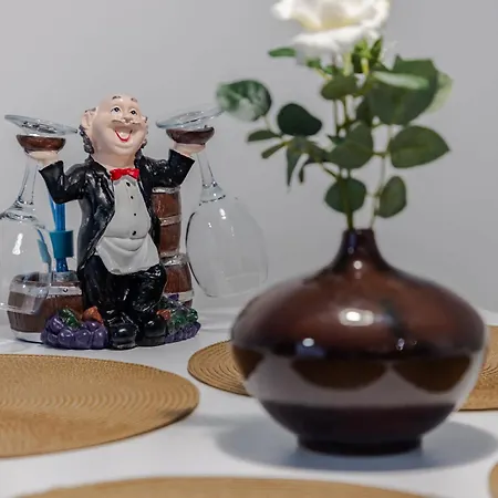 公寓 Wawrzyniaka Very Berry Modern For 6 Guests Near Old Zoo By Renters 波兹南