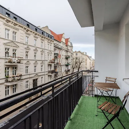 Wawrzyniaka Very Berry Modern For 6 Guests Near Old Zoo By Renters