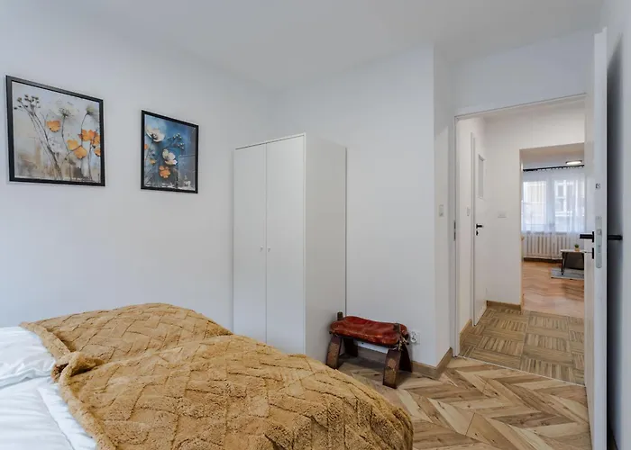 Wawrzyniaka Very Berry Modern For 6 Guests Near Old Zoo By Renters Appartement *