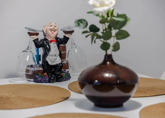 Appartement Wawrzyniaka Very Berry Modern For 6 Guests Near Old Zoo By Renters Poznań