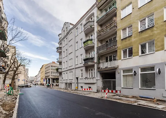 Wawrzyniaka Very Berry Modern For 6 Guests Near Old Zoo By Renters Appartement *