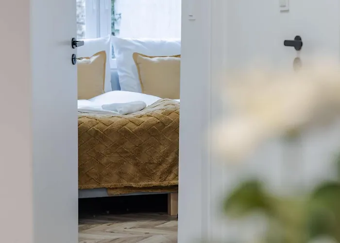 公寓 Wawrzyniaka Very Berry Modern For 6 Guests Near Old Zoo By Renters 波兹南