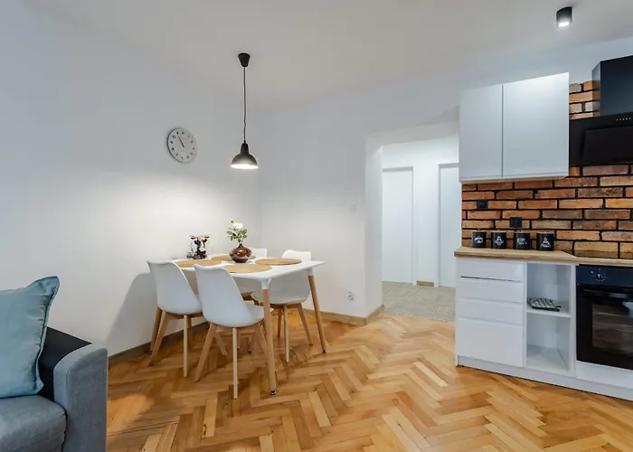 Wawrzyniaka Very Berry Modern For 6 Guests Near Old Zoo By Renters Appartement