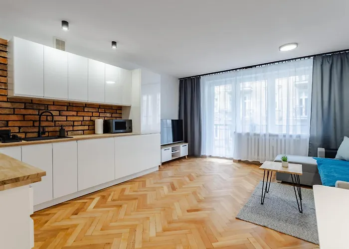 Wawrzyniaka Very Berry Modern For 6 Guests Near Old Zoo By Renters *